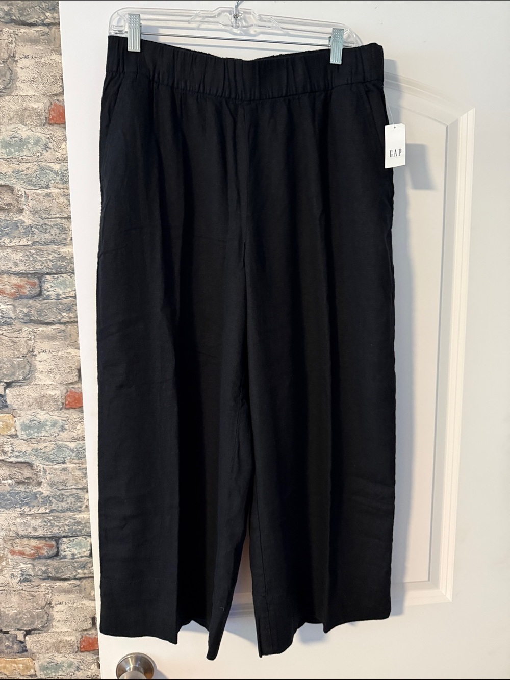GAP Black Wide-Leg Cropped Elastic-Waist Pants